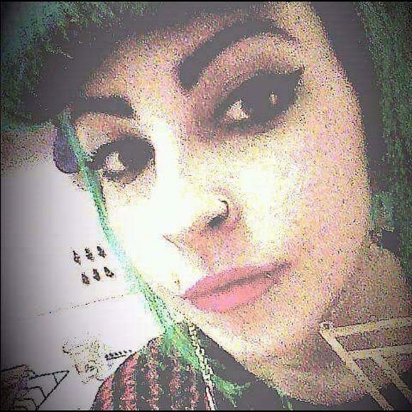 Meet your Posher, Lis - Picture 9 of 15